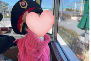 鈴鹿サーキットで乗り物を楽しむ子ども